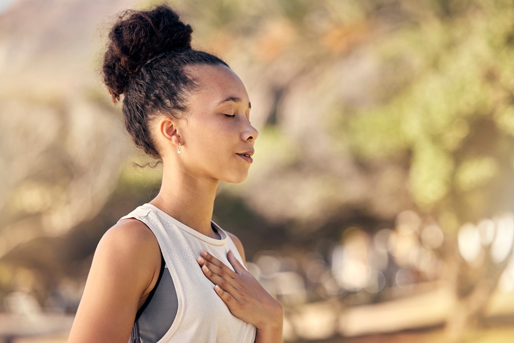 You can practice mindfulness to embrace change and start a new beginning with confidence.
